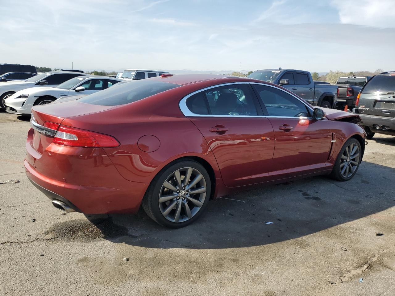 2010 Jaguar XF - Image 3