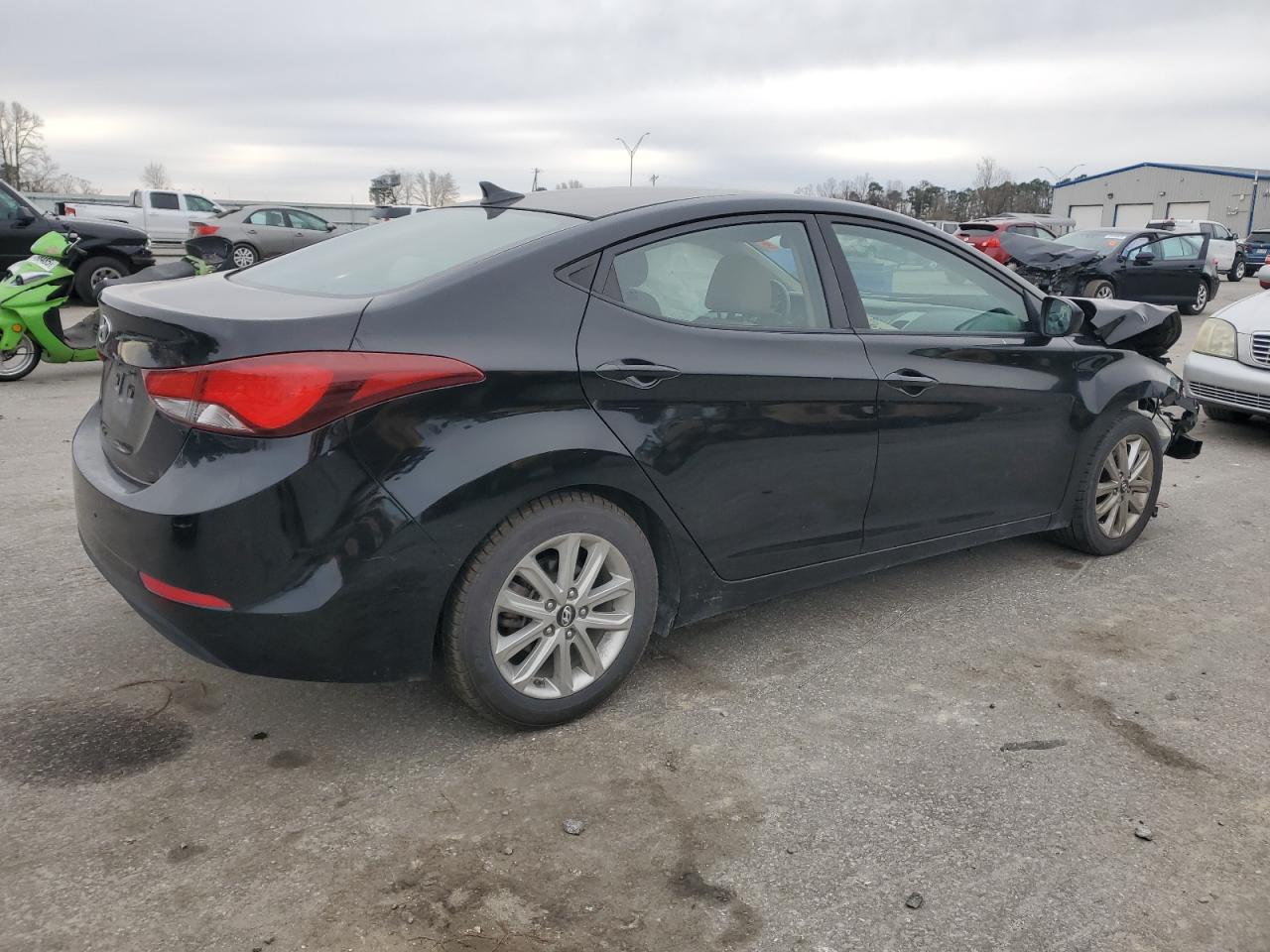 2015 Hyundai Elantra - Image 3