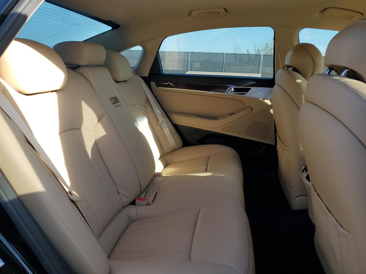 2017 Genesis G80 - Image 10
