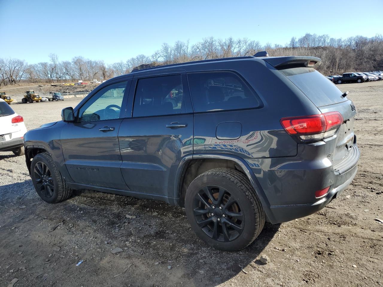 2017 Jeep Grand Cherokee - Image 2