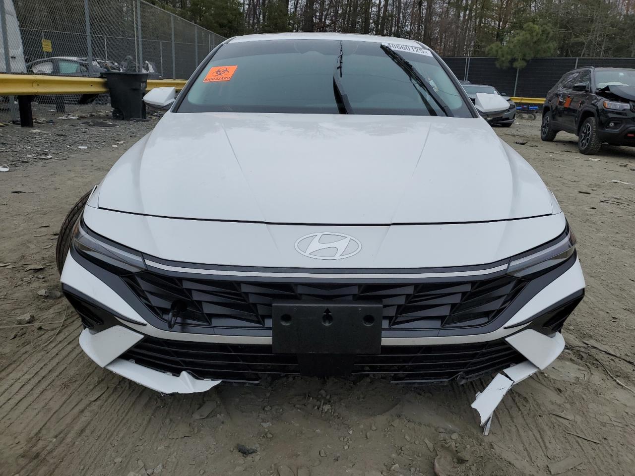 2024 Hyundai Elantra - Image 5