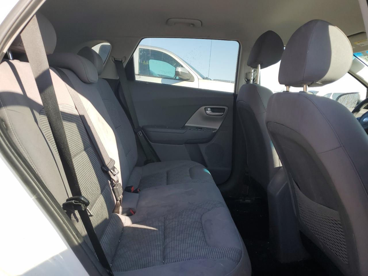 2017 Kia Niro - Image 10