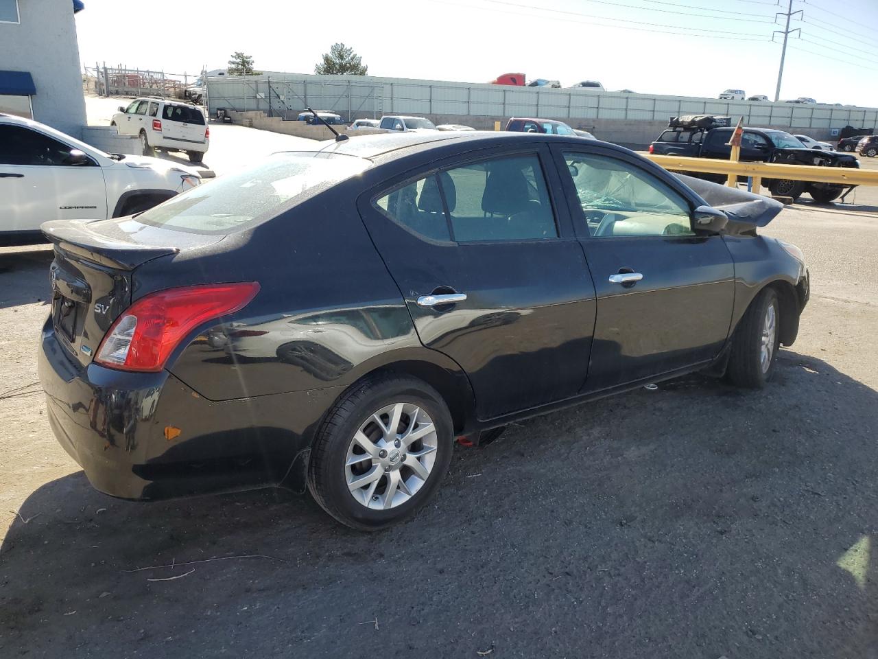 2015 Nissan Versa - Image 3