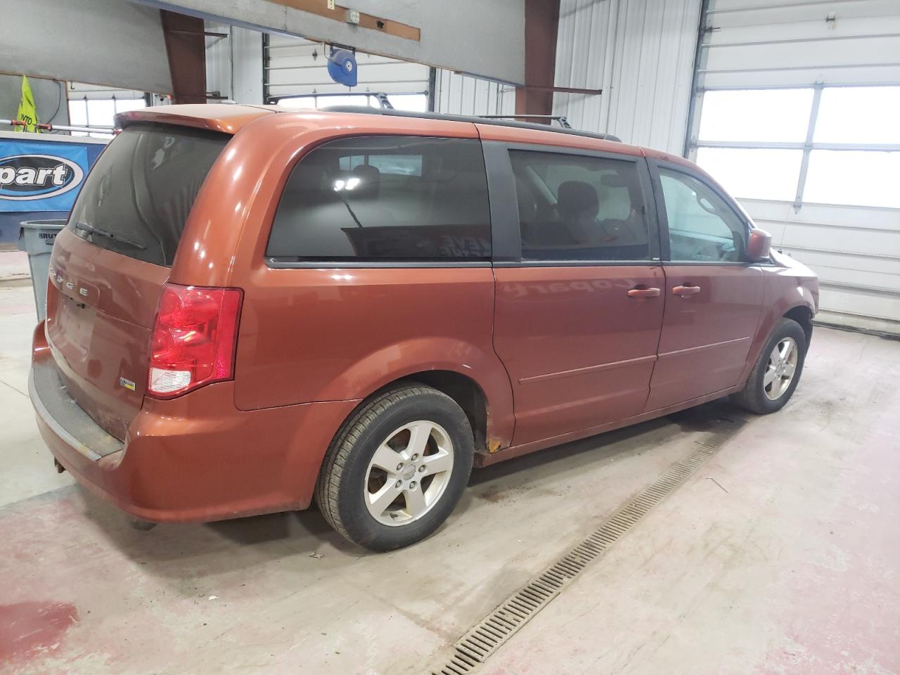 2012 Dodge Caravan - Image 3