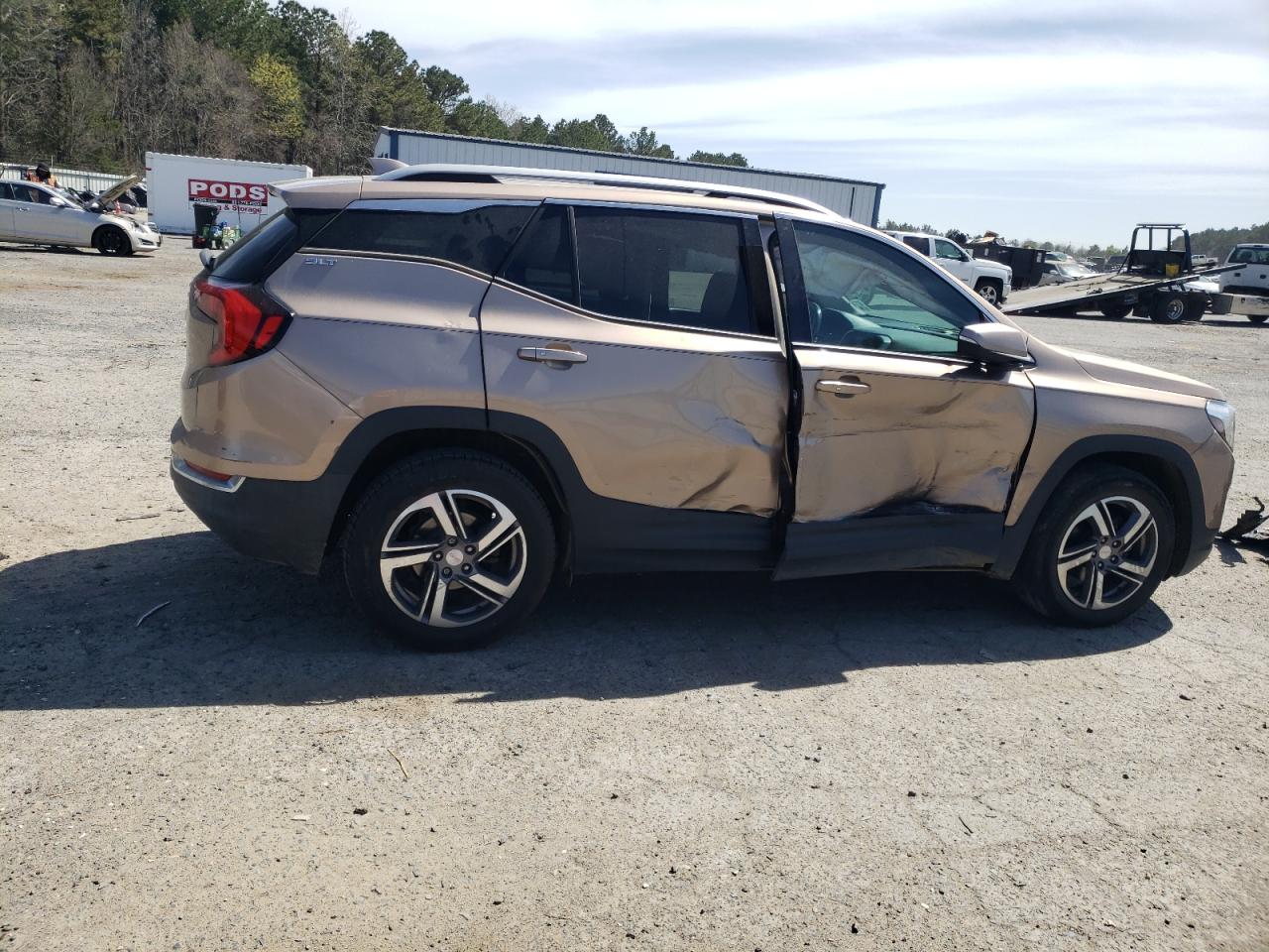 2018 GMC Terrain - Image 3