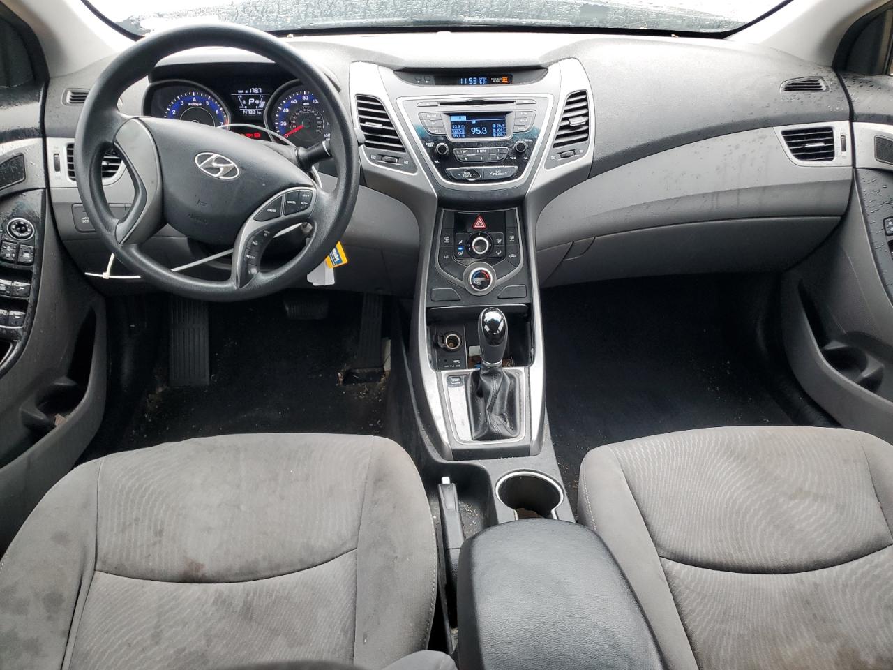 2015 Hyundai Elantra - Image 8