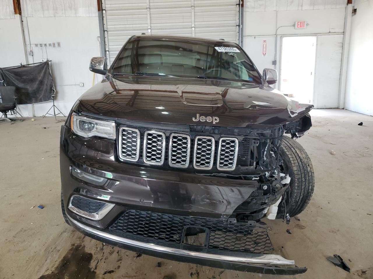 2017 Jeep Grand Cherokee - Image 5