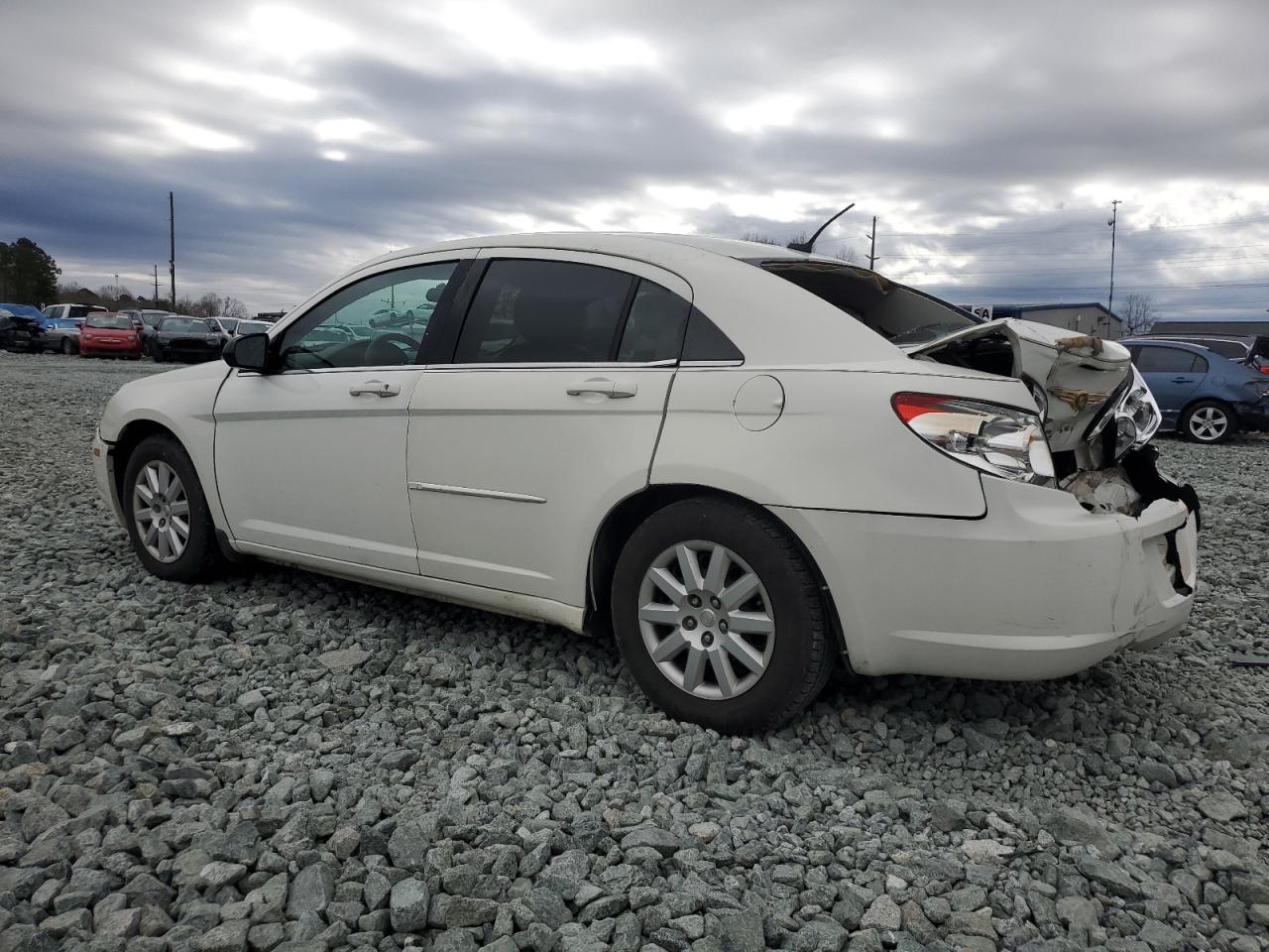 2008 Chrysler Sebring - Image 2