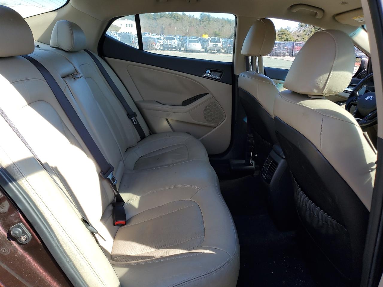 2011 Kia Optima - Image 10