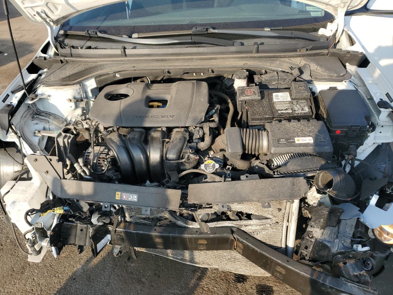 2019 Hyundai Elantra - Image 13