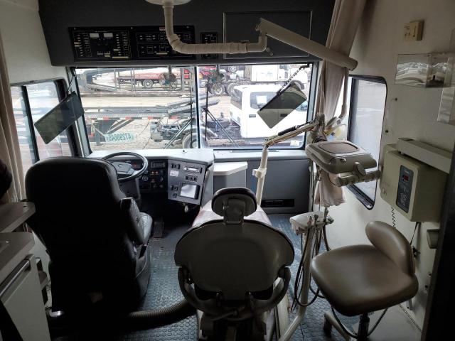2005 FREIGHTLINER CHASSIS X LINE MOTOR HOME