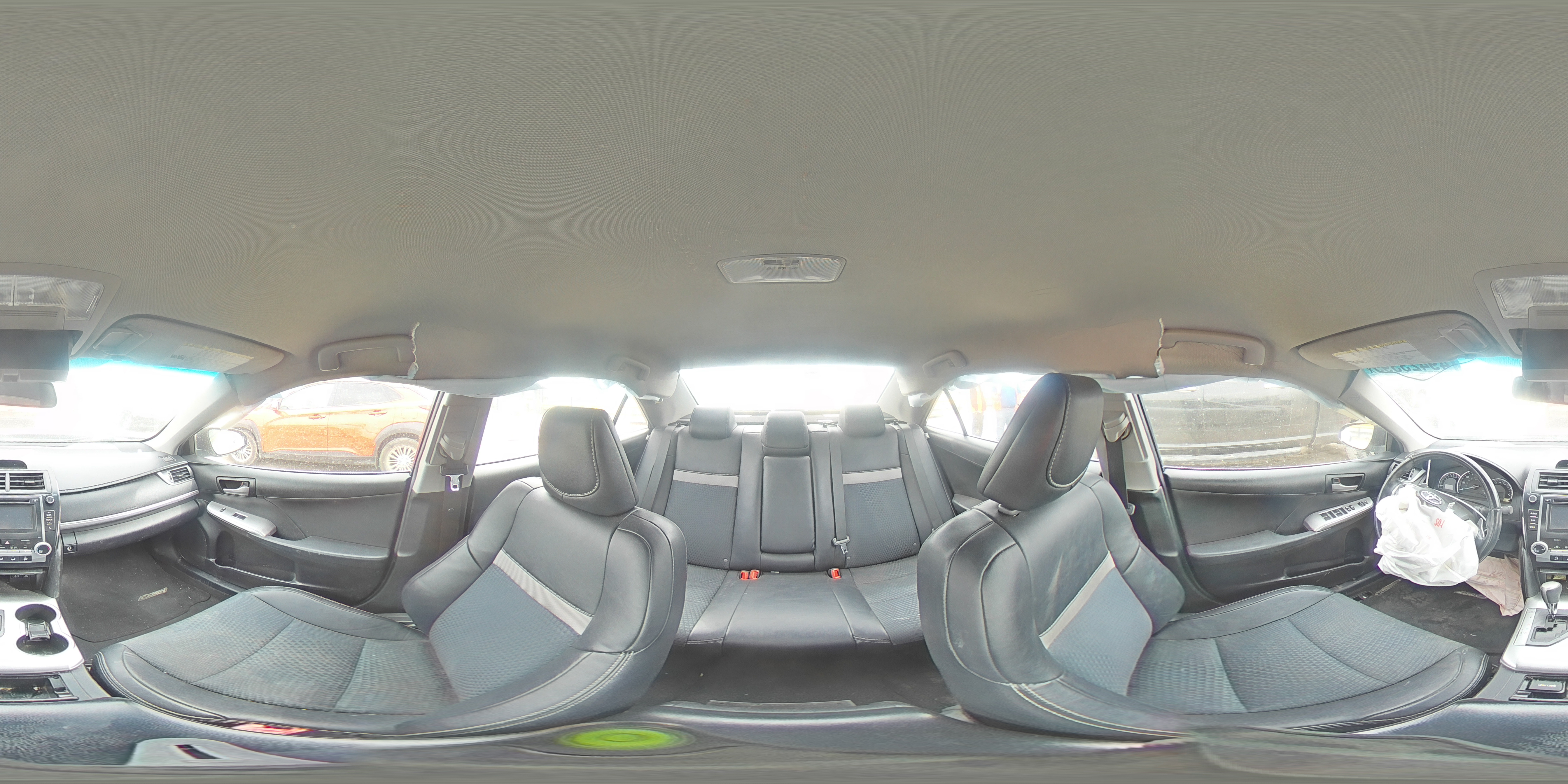 2014 Toyota Camry - Image 12