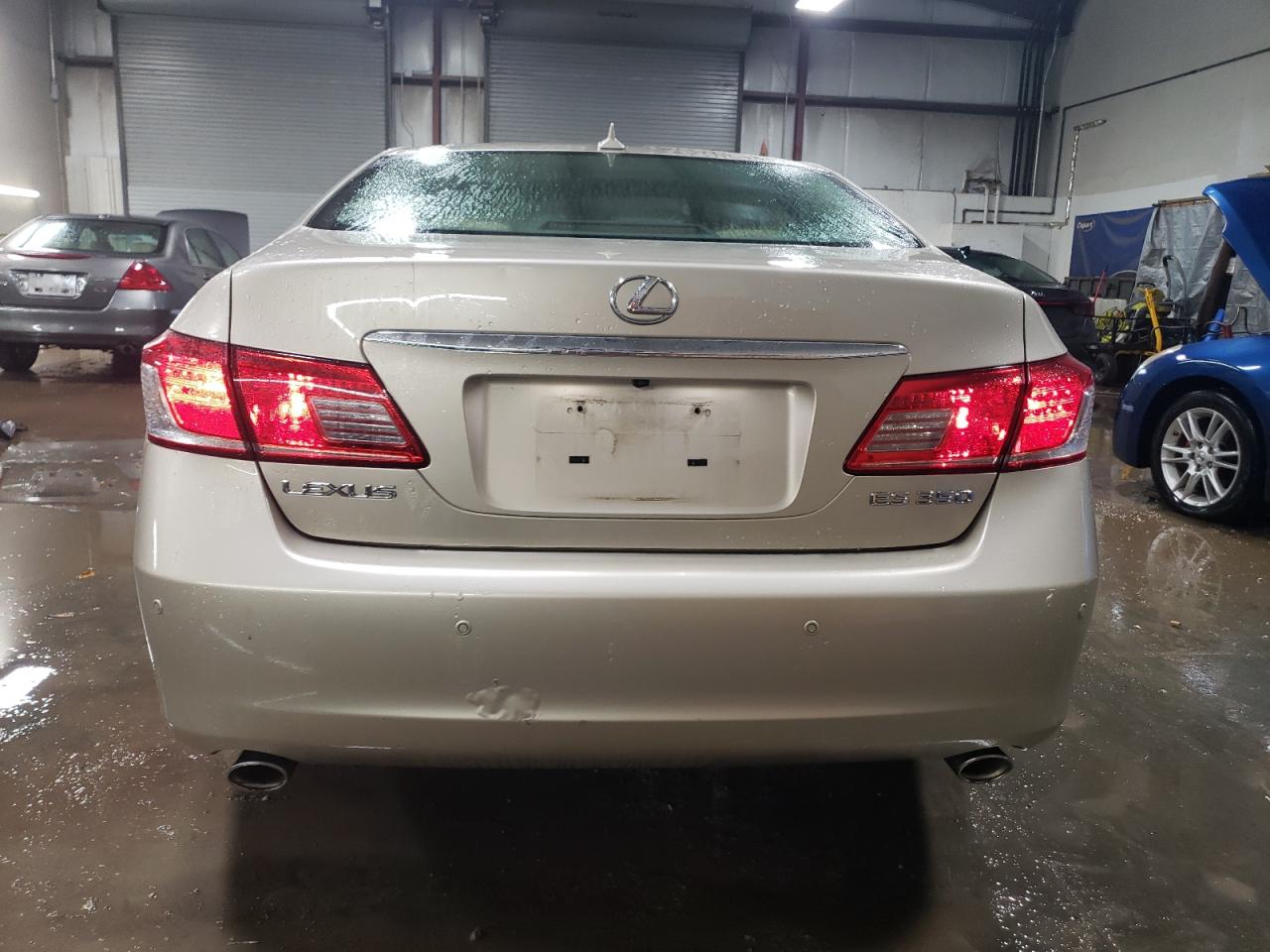 2010 Lexus ES - Image 6