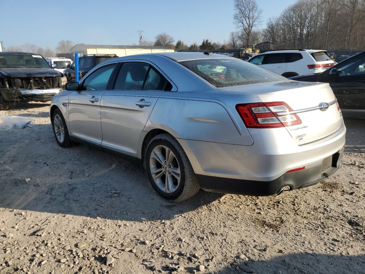 2015 Ford Taurus - Image 2