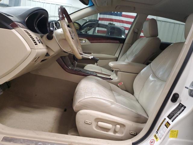 Sedans TOYOTA AVALON 2012 White