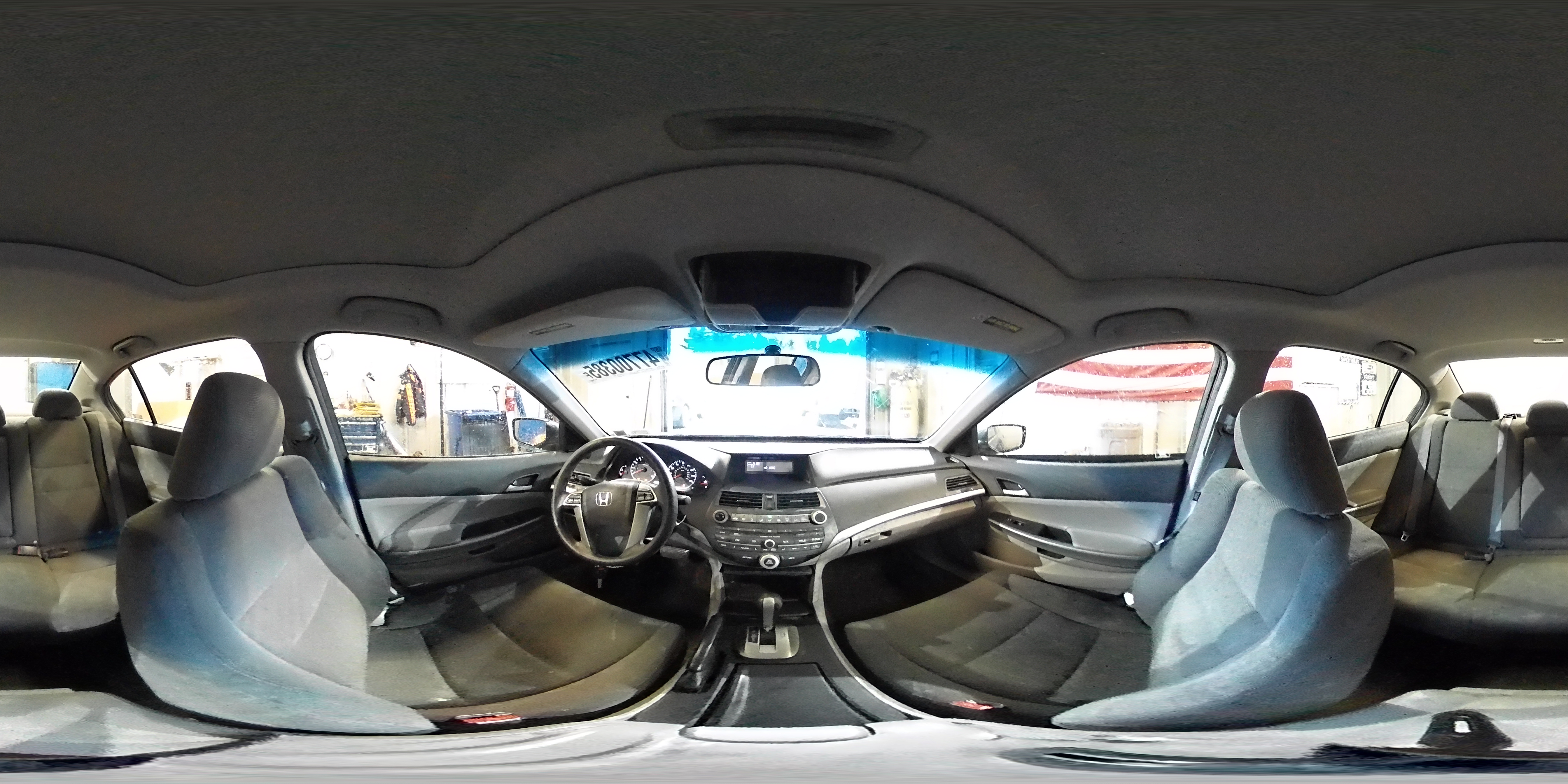 2010 Honda Accord - Image 12