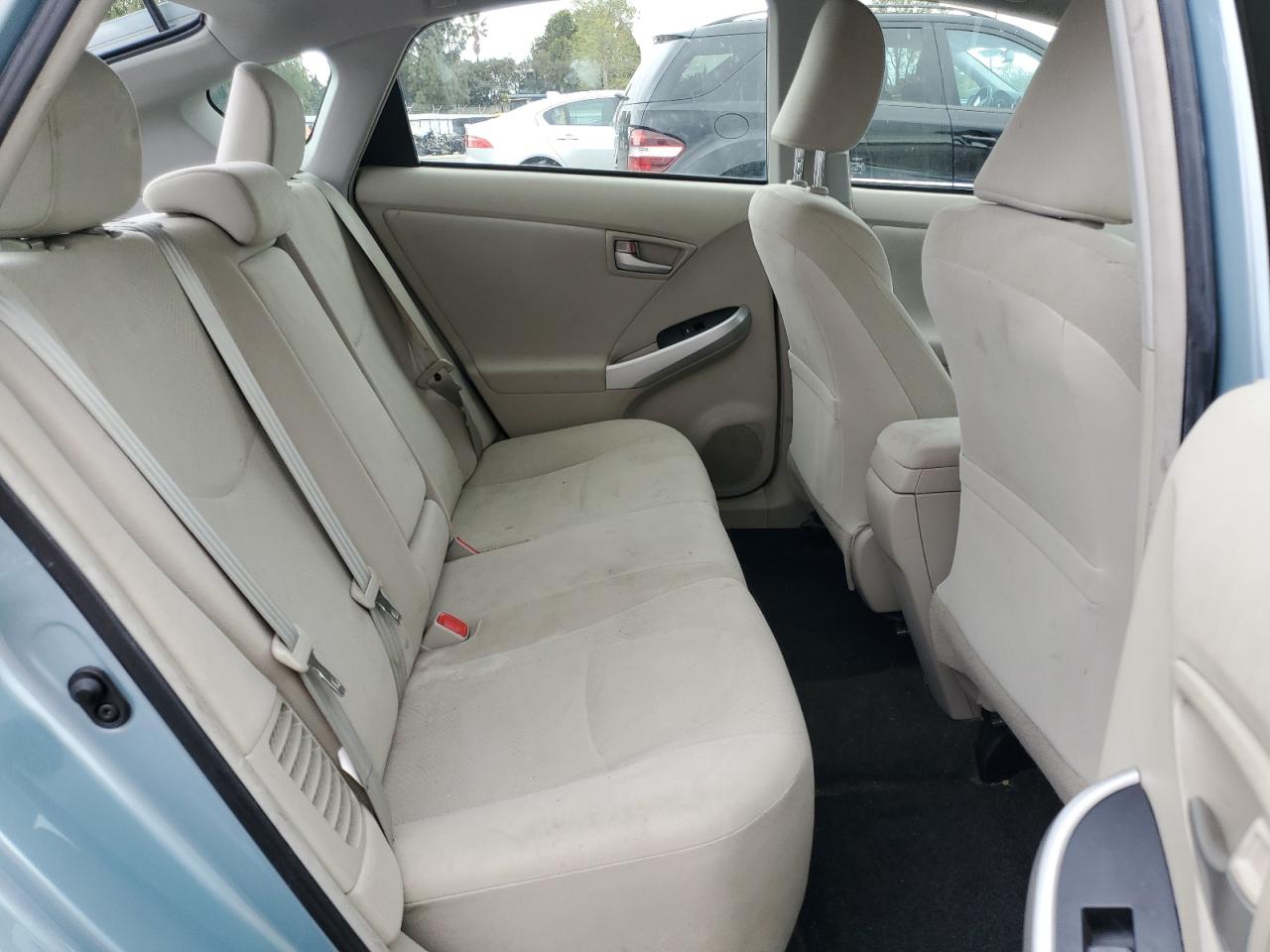 2015 Toyota Prius - Image 11
