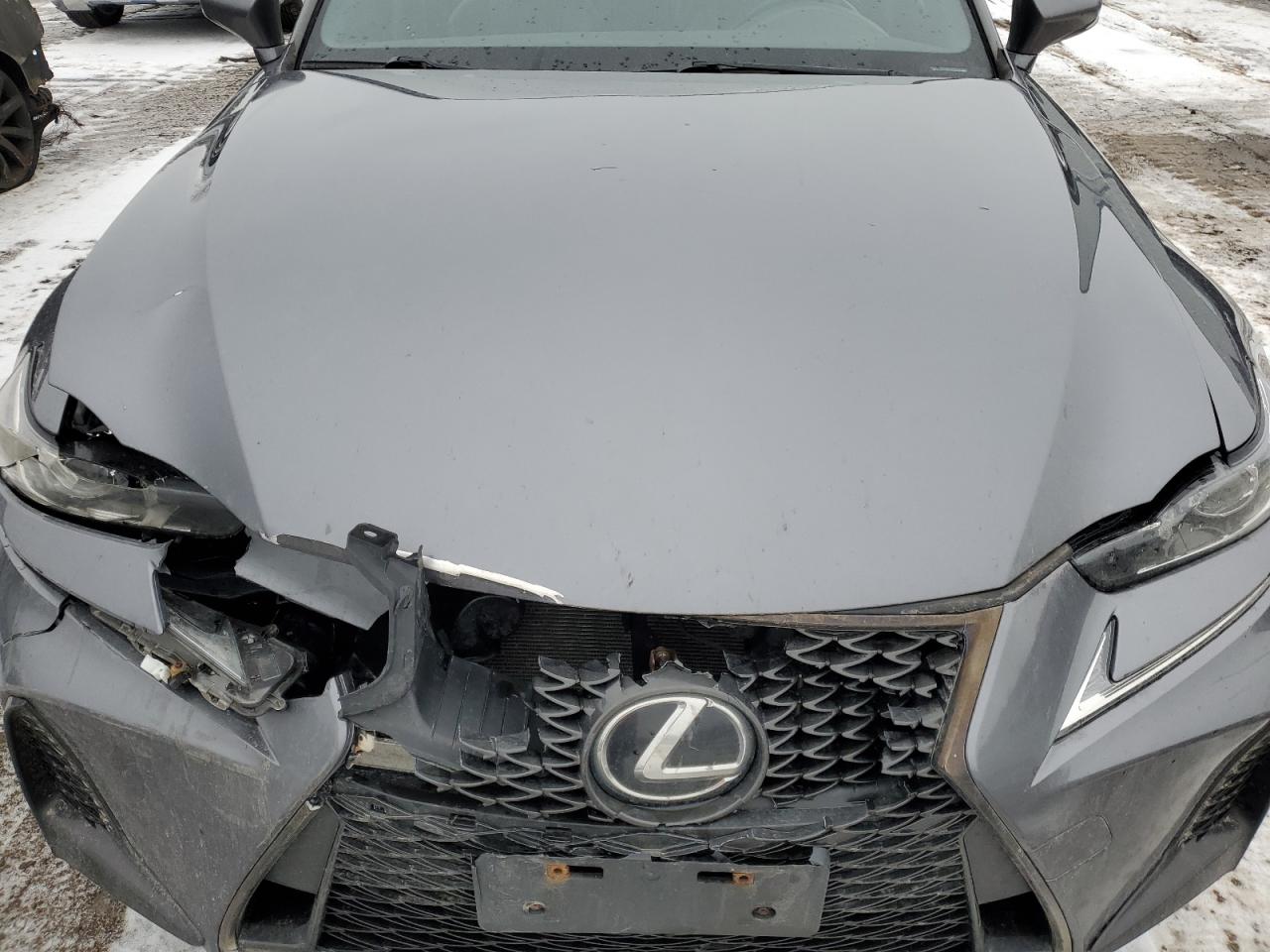 2017 Lexus IS - Image 11