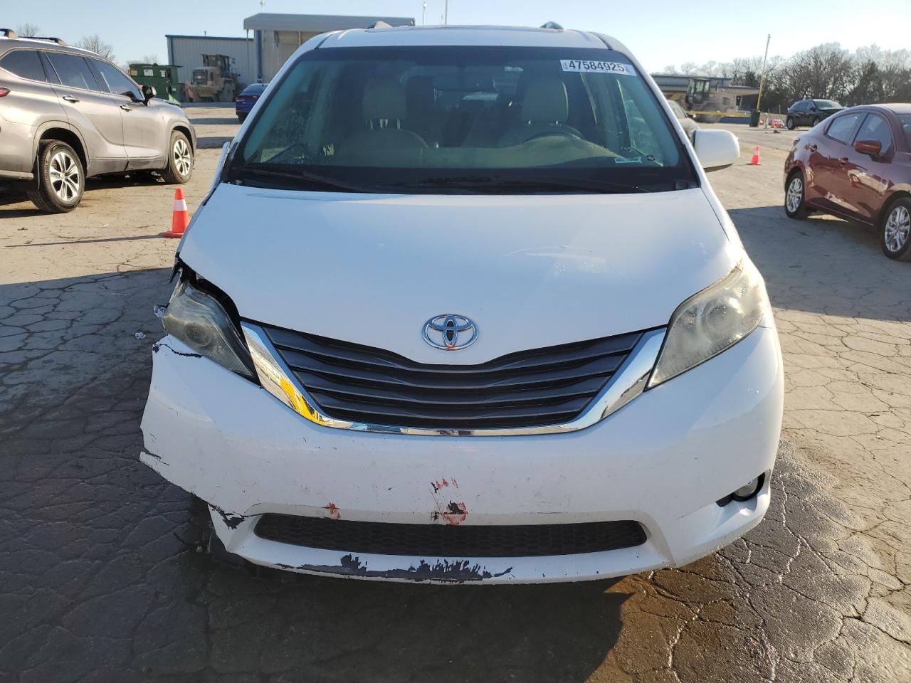 2012 Toyota Sienna - Image 5
