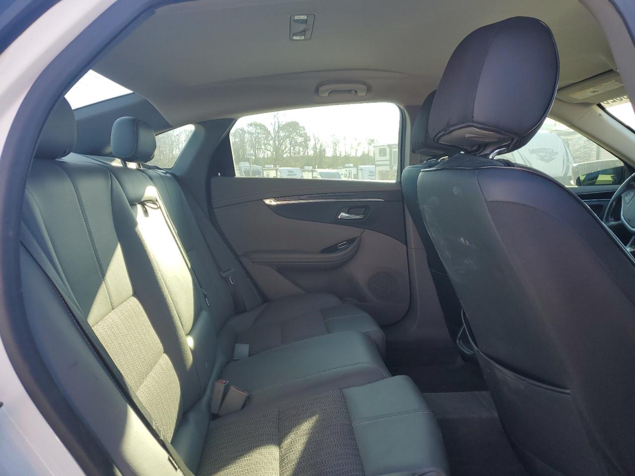 2016 Chevrolet Impala - Image 10