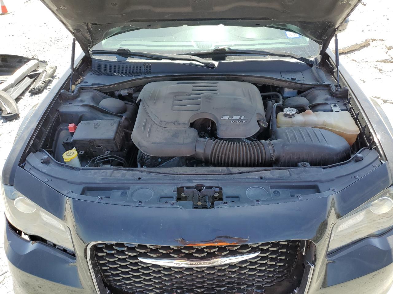 2019 Chrysler 300 - Image 12