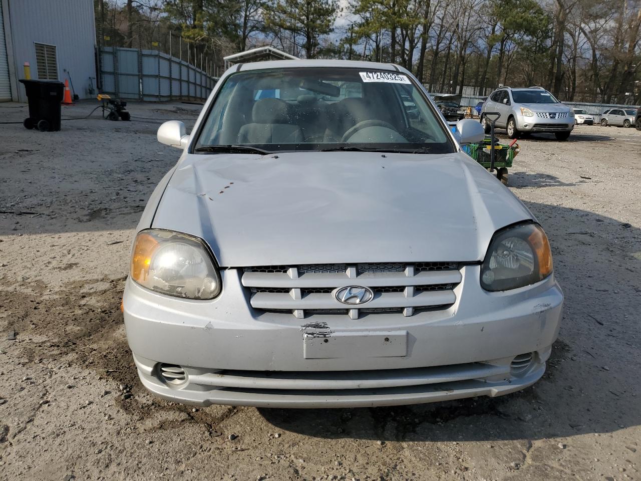 2003 Hyundai Accent - Image 5