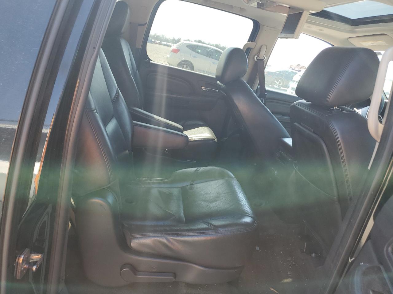 2011 GMC Yukon - Image 11