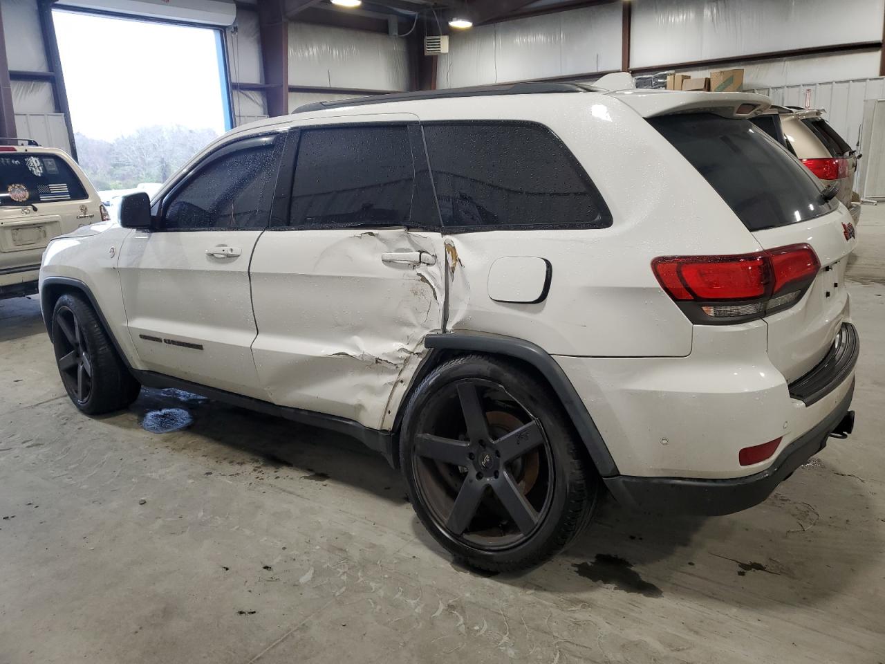 2017 Jeep Grand Cherokee - Image 2