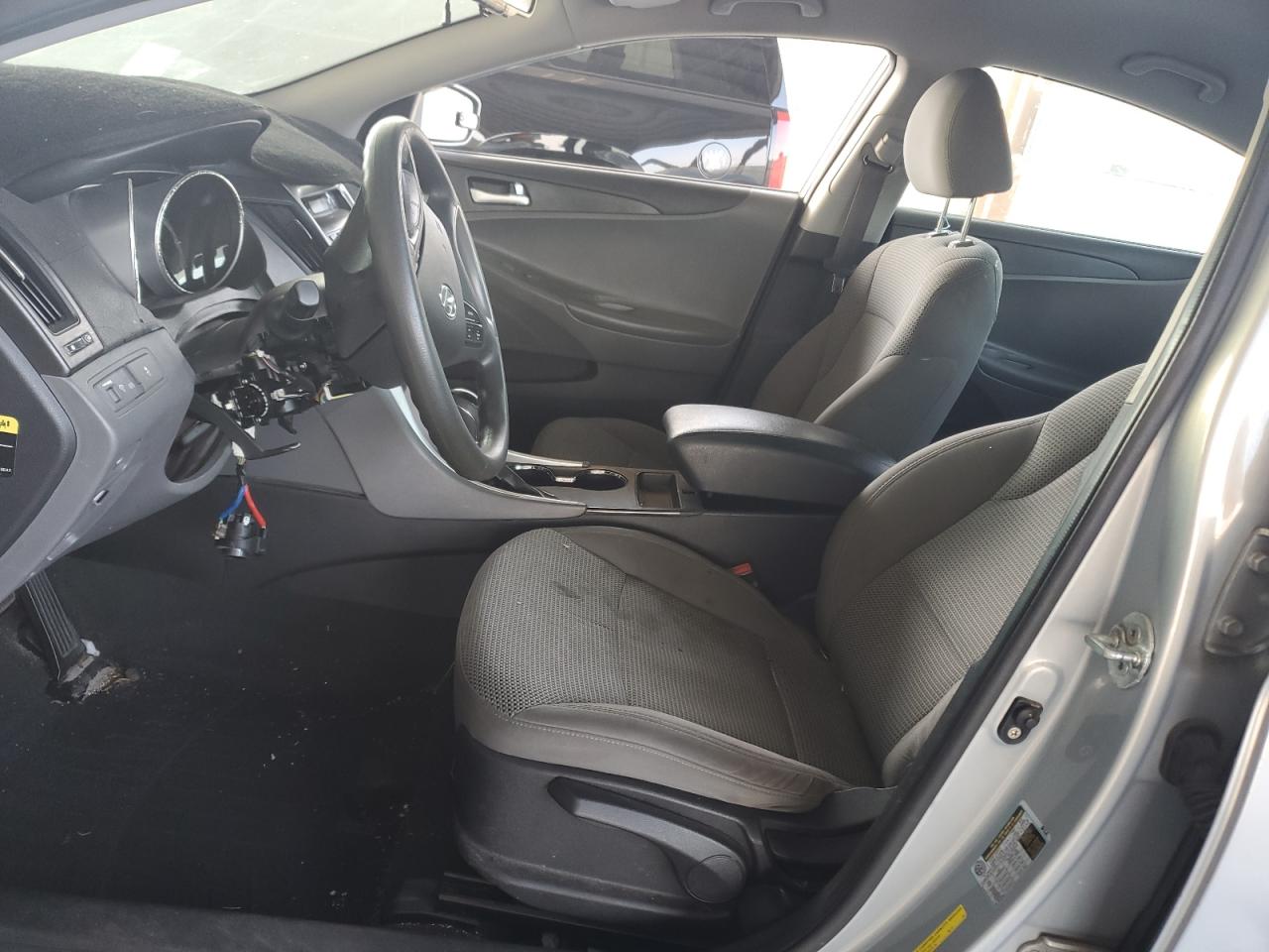 2012 Hyundai Sonata - Image 7