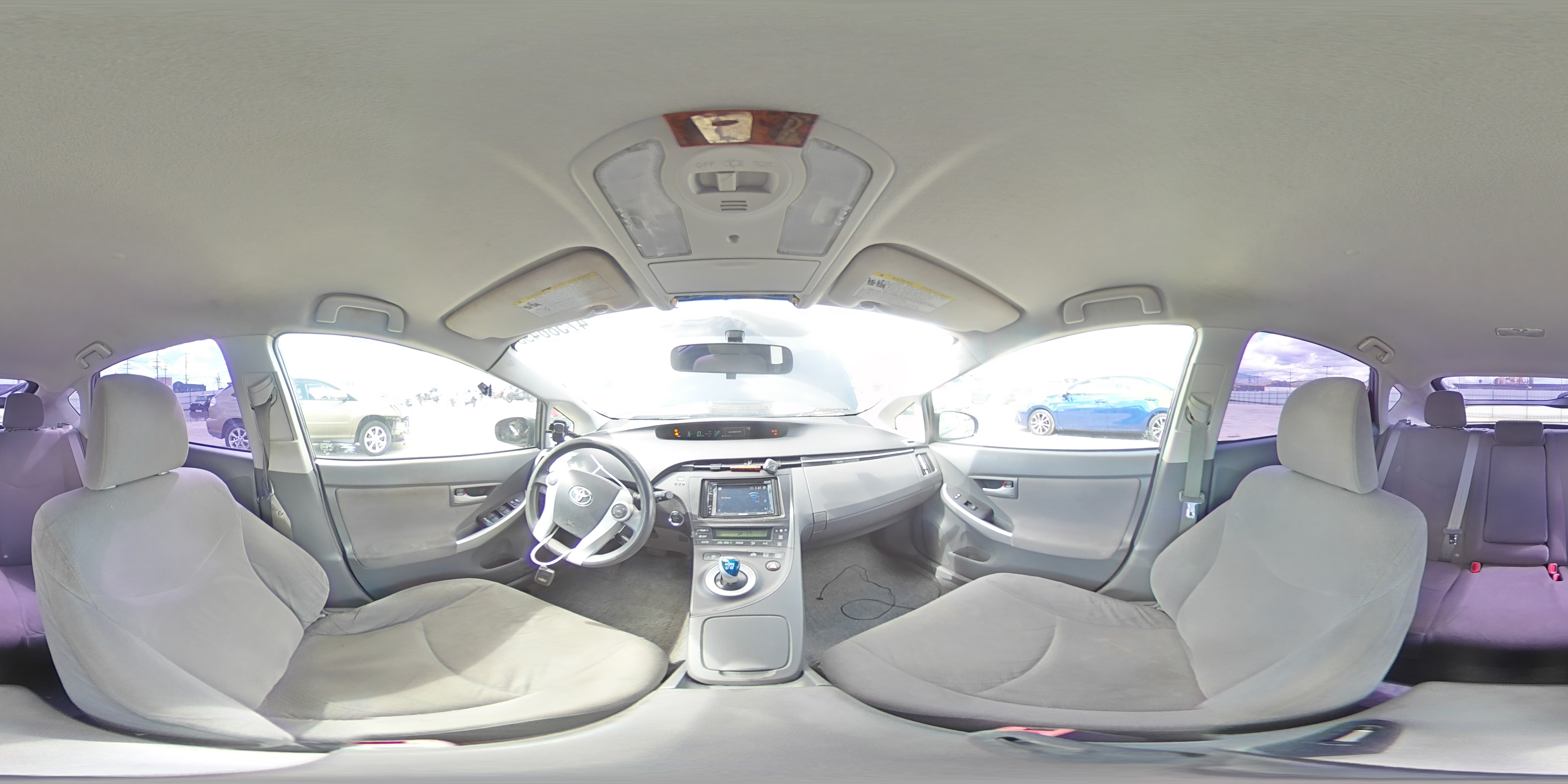 2010 Toyota Prius - Image 12