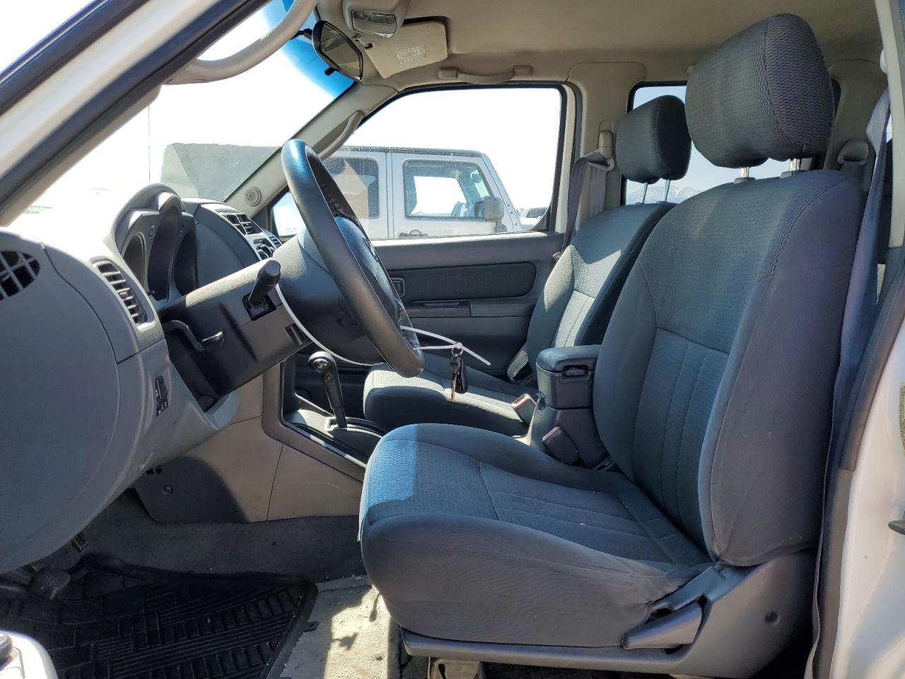 2002 Nissan Navara (Frontier) - Image 7