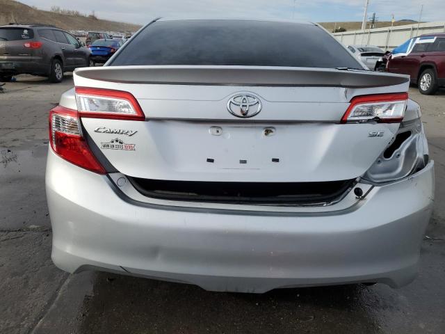  TOYOTA CAMRY 2014 Srebrny