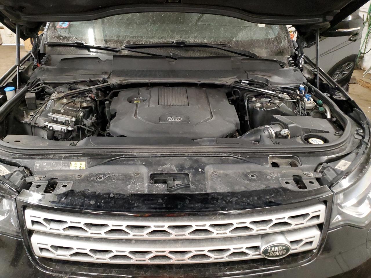 2017 Land Rover Discovery - Image 12