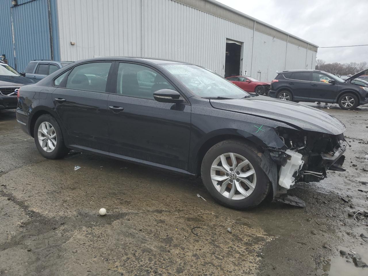 2018 Volkswagen Passat - Image 4