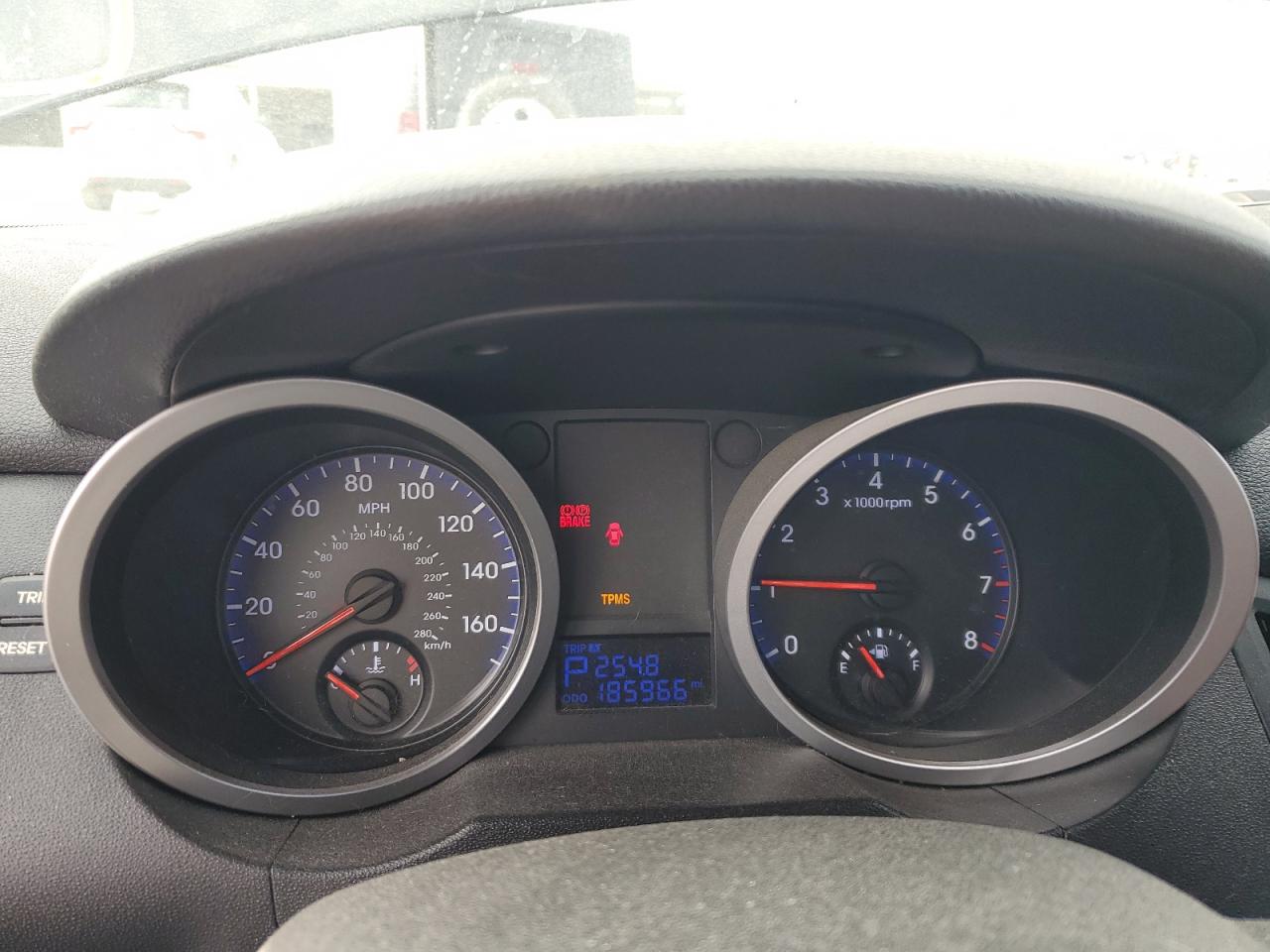 2010 Hyundai Genesis - Image 9