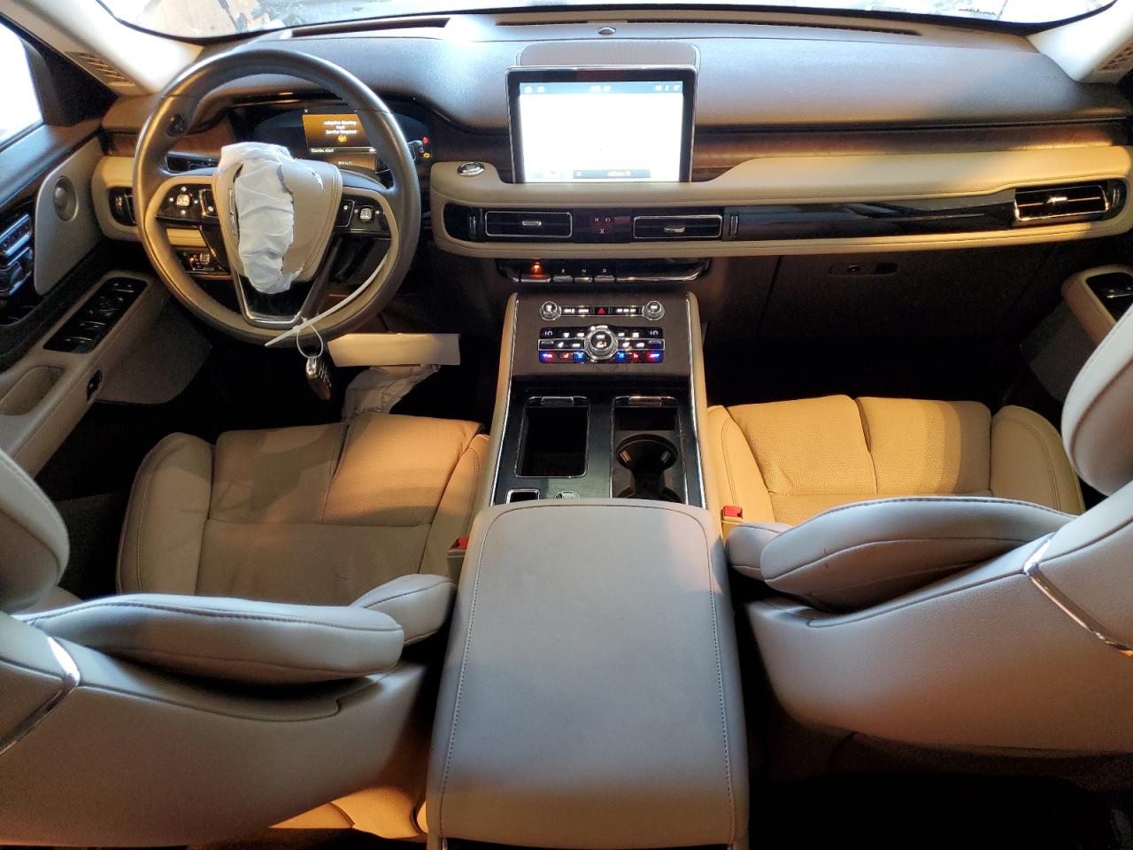 2020 Lincoln Aviator - Image 8