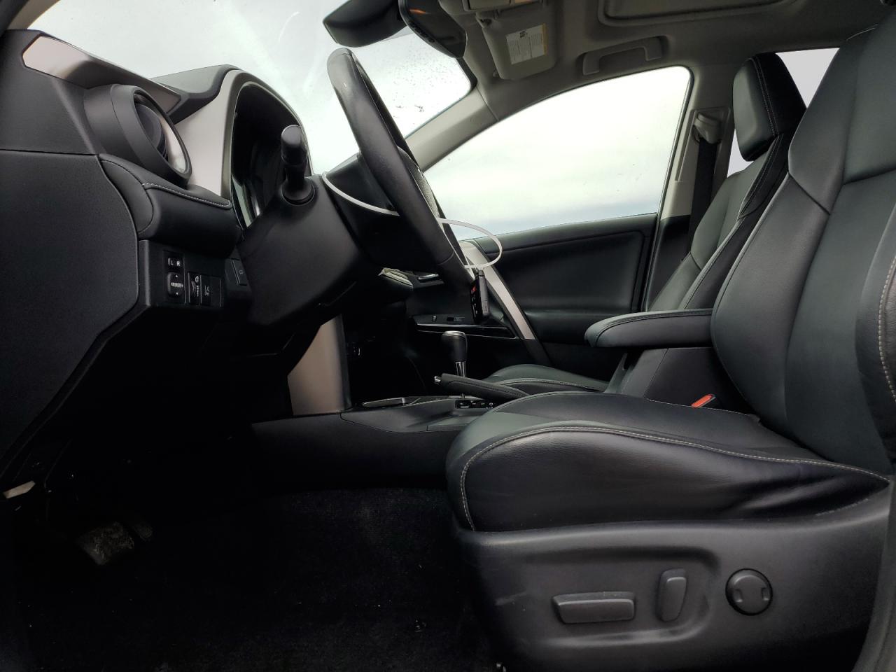 2017 Toyota RAV 4 - Image 7