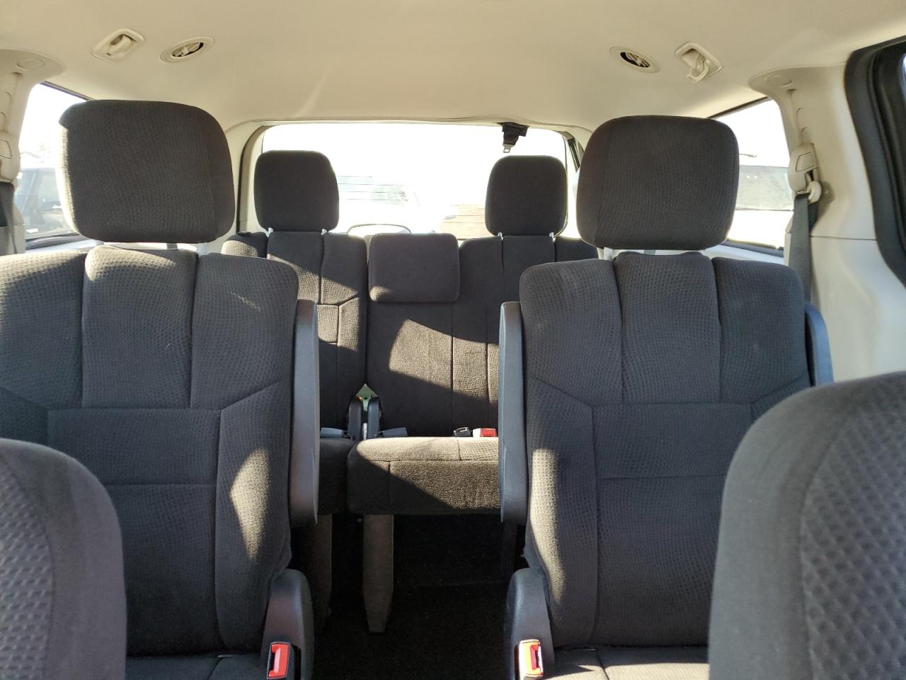 2012 Dodge Caravan - Image 10