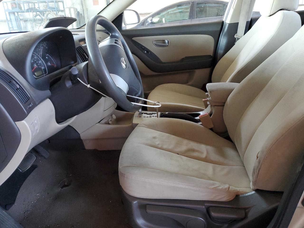 2009 Hyundai Elantra - Image 7