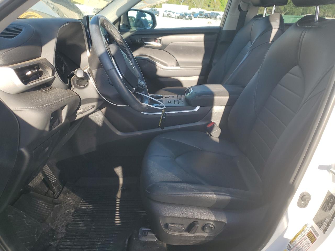 2020 Toyota Highlander - Image 7