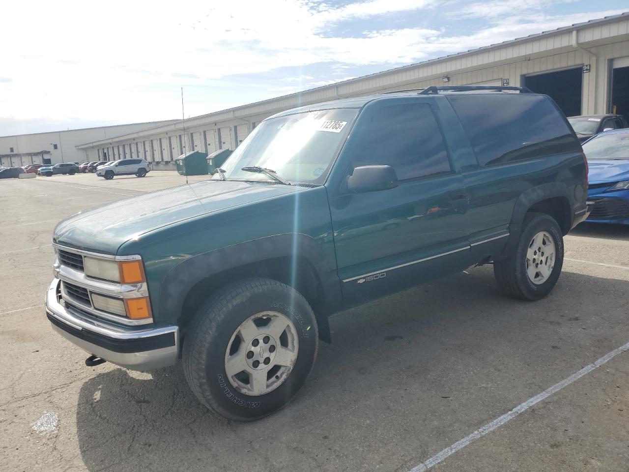 1996 Chevrolet Tahoe K1500 للبيع في Louisville، KY - Front End