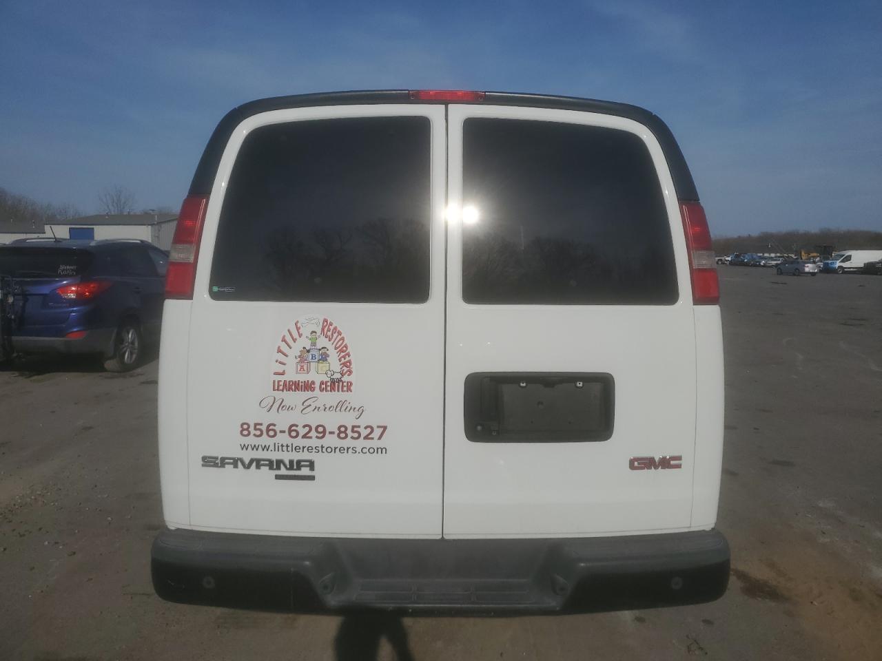 2016 GMC Savana - Image 6