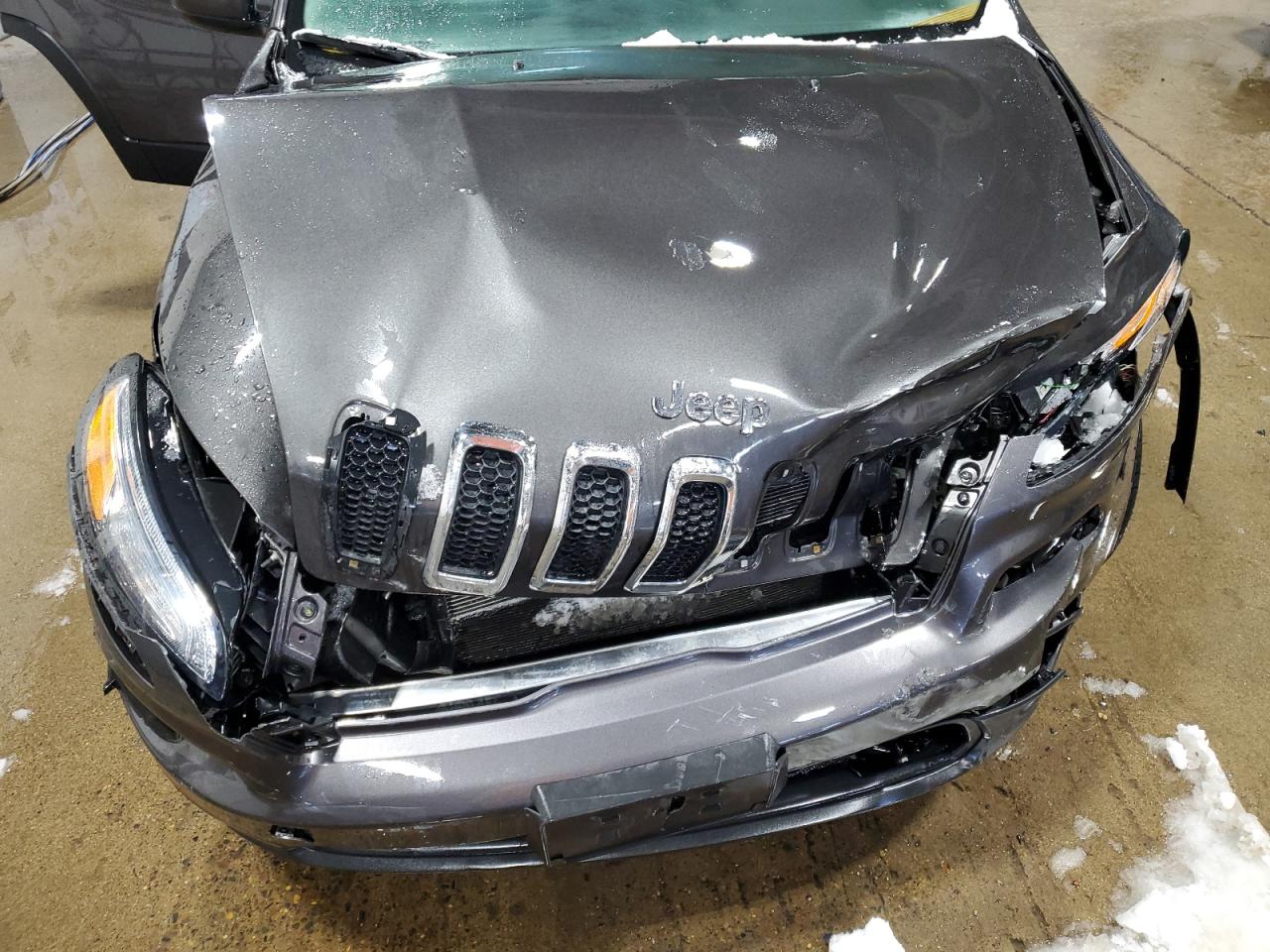 2014 Jeep Grand Cherokee - Image 14