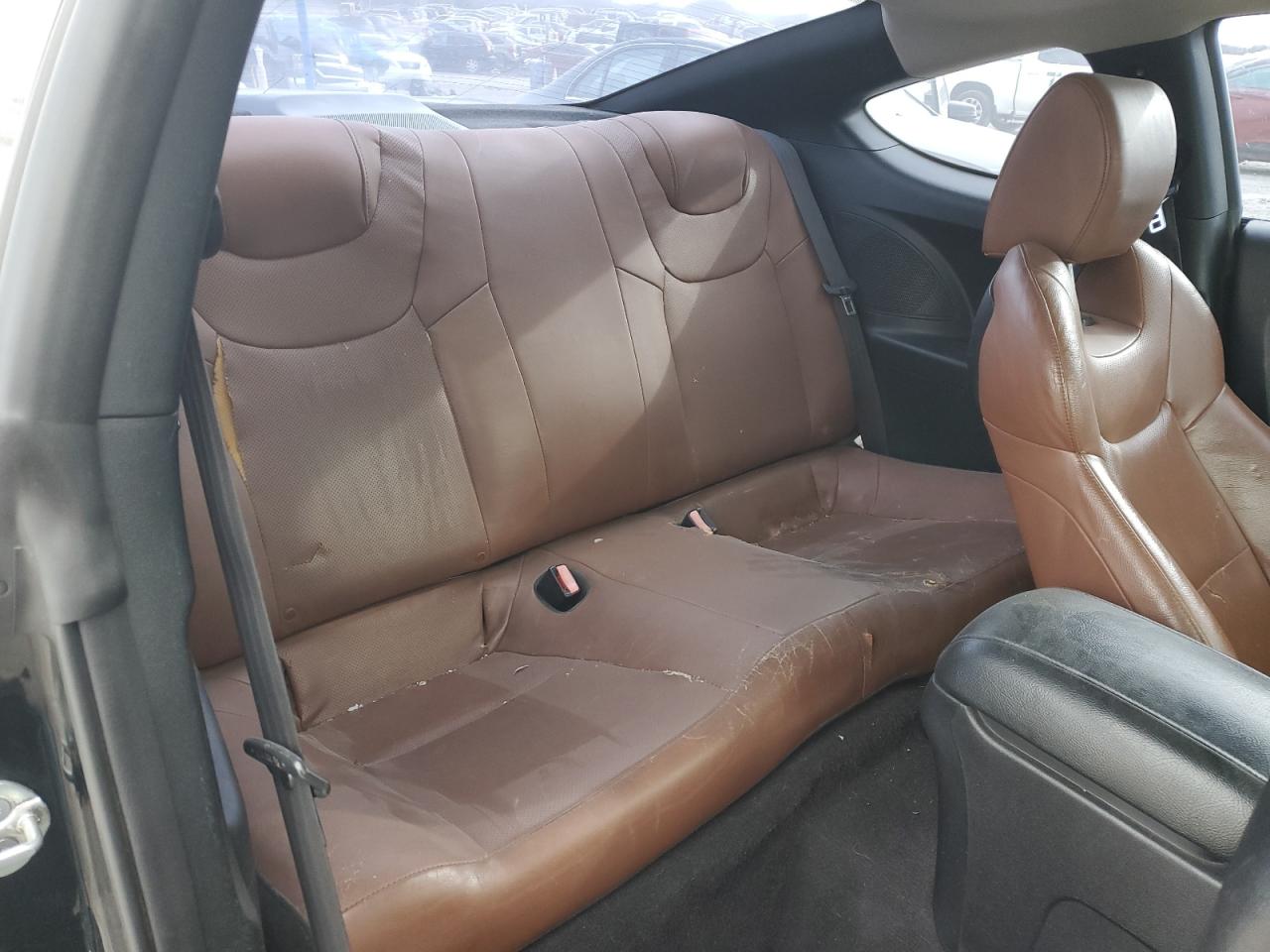 2010 Hyundai Genesis - Image 10