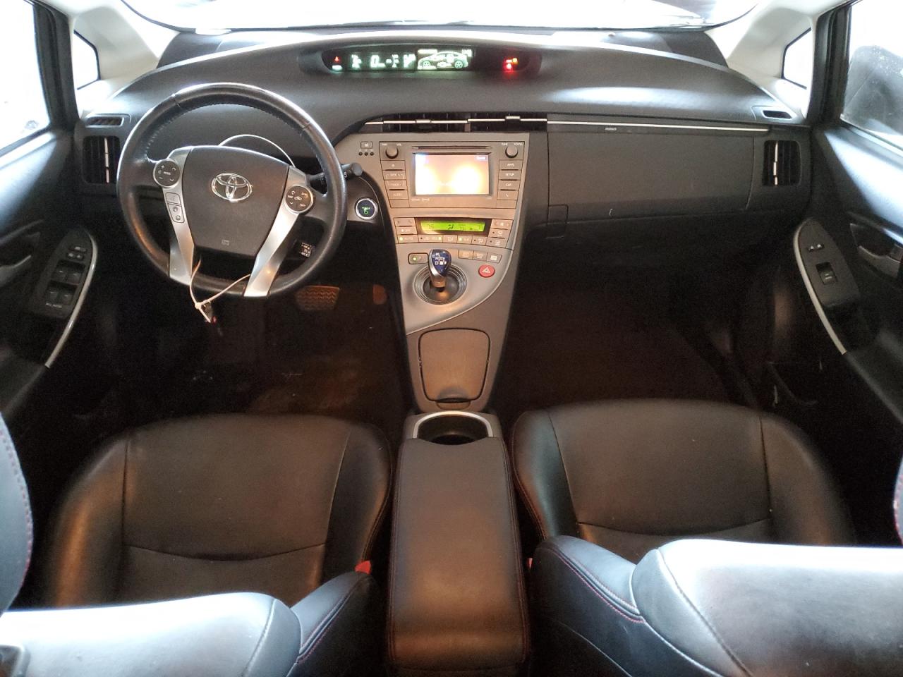 2013 Toyota Prius - Image 8