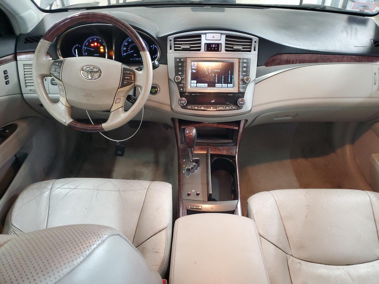 2011 Toyota Avalon - Image 8