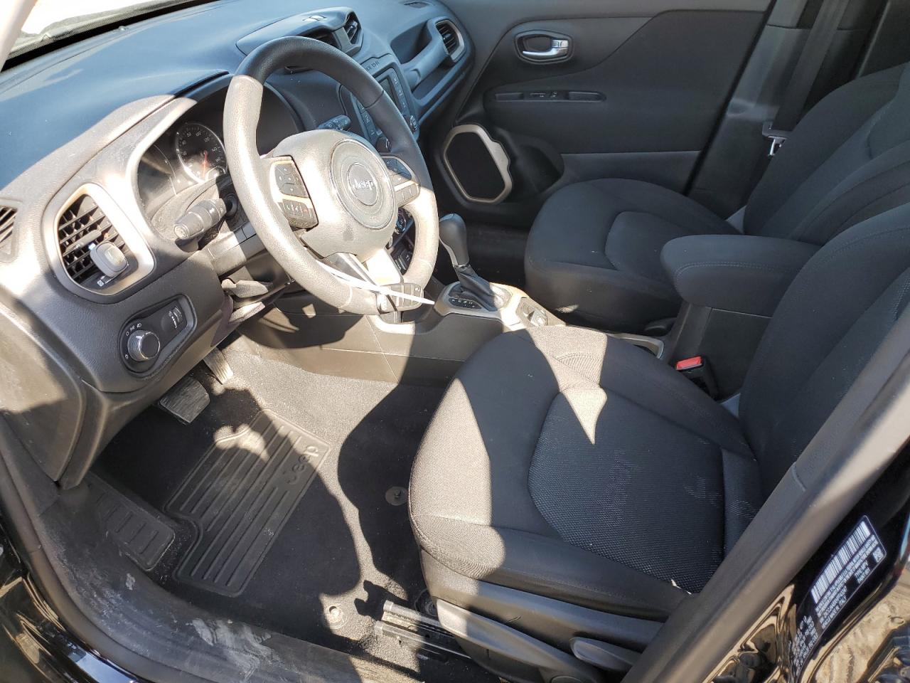 2017 Jeep Renegade - Image 7