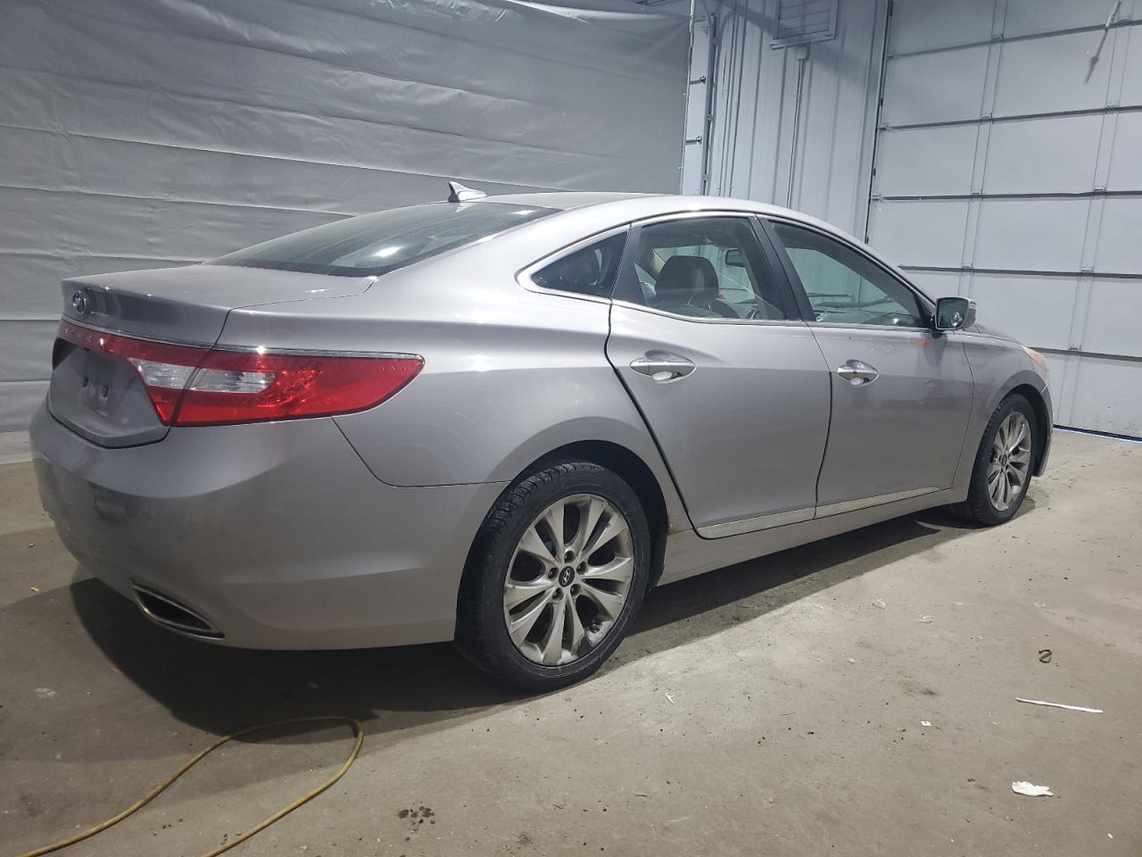 2012 Hyundai Azera - Image 3