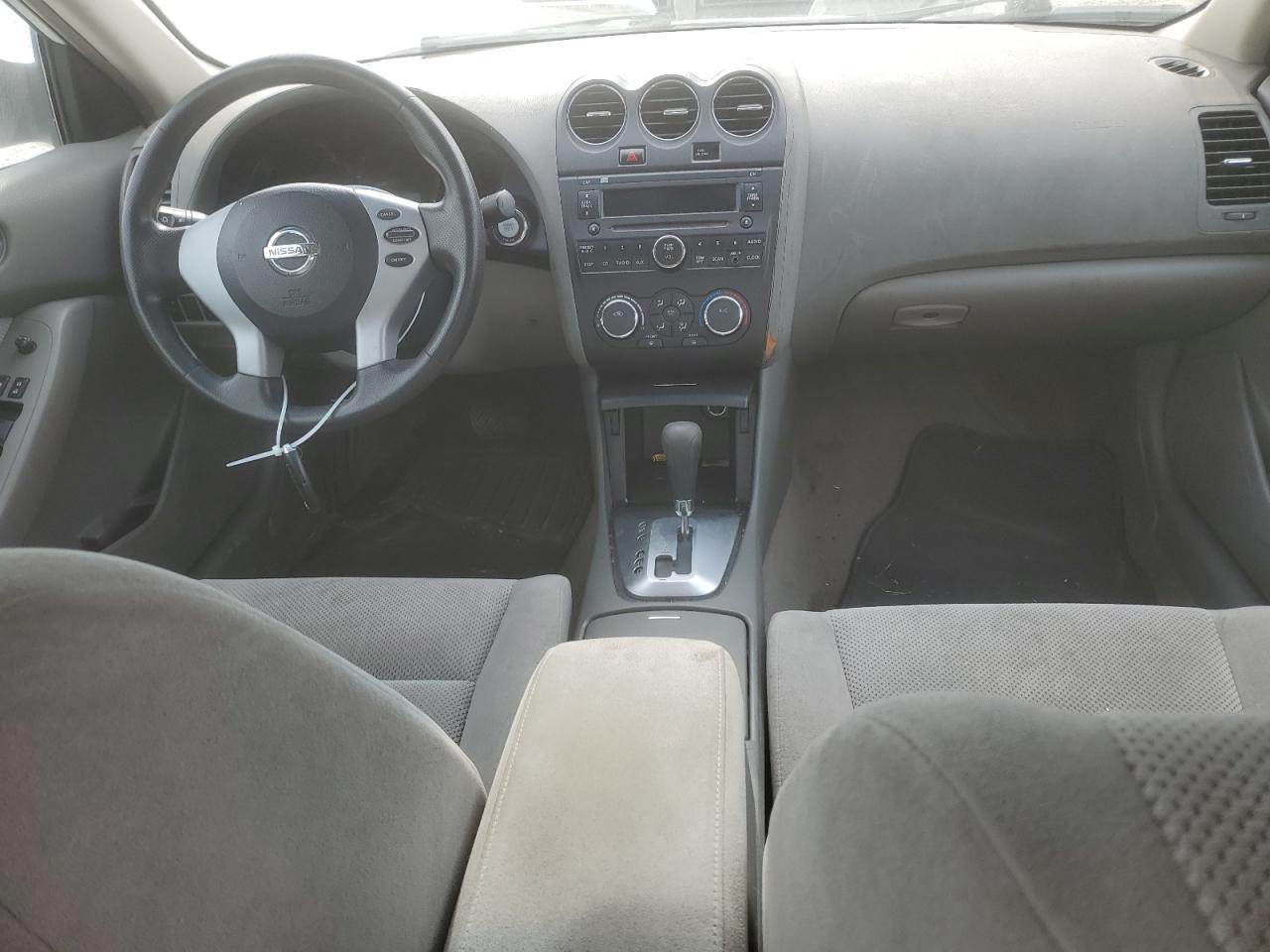 2009 Nissan Altima - Image 8
