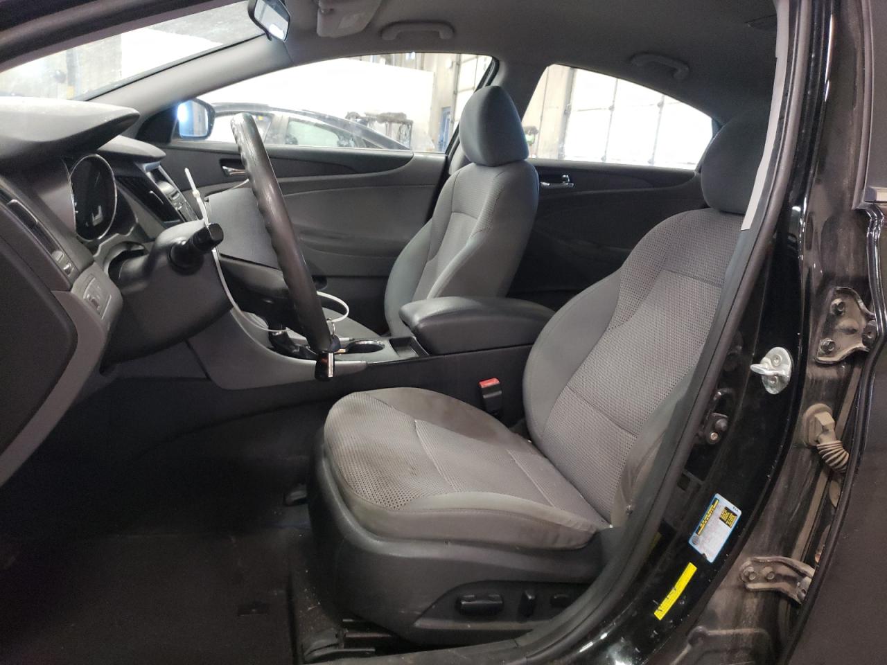 2011 Hyundai Sonata - Image 7